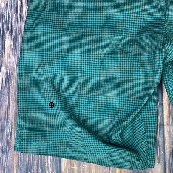 Lululemon Athletica Kahuna Chino Shorts - Picture 9 of 10